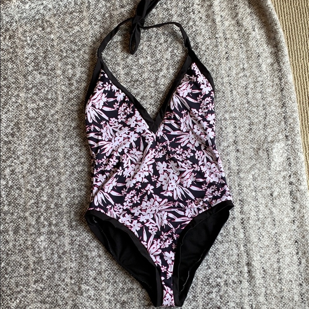 Solé East Swim